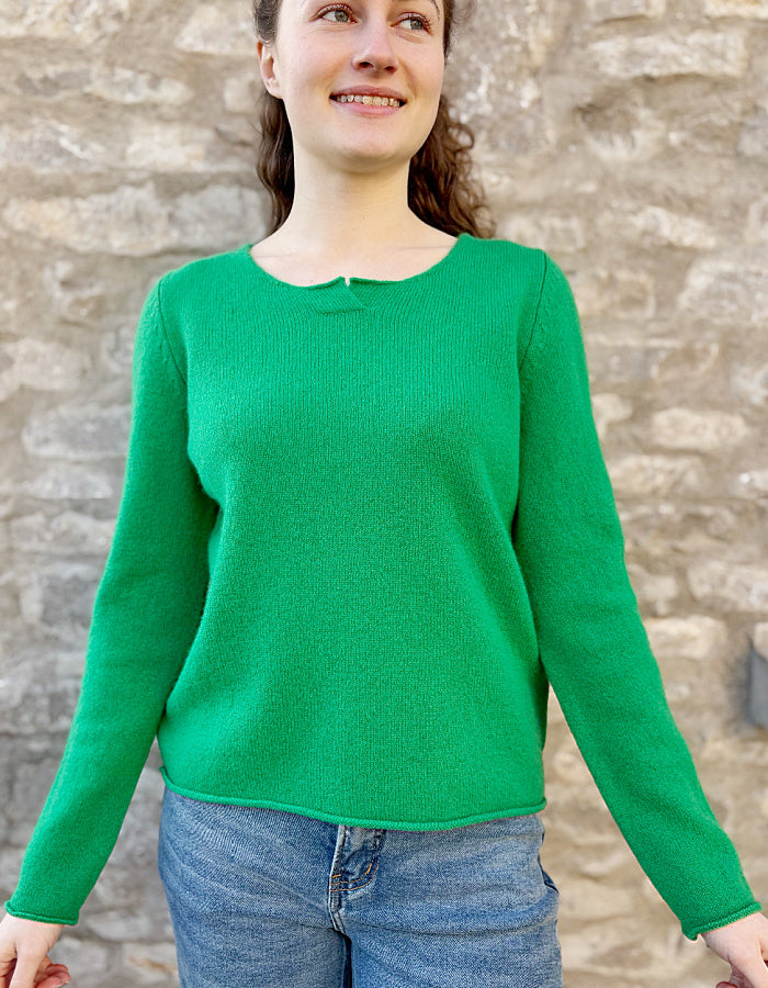 pool table green short boxy woollen sweater with round neckline and long sleeves, made from merino lambswool