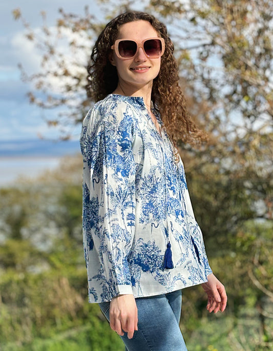 loose fit cotton summer top with toile like blue and white sketch print