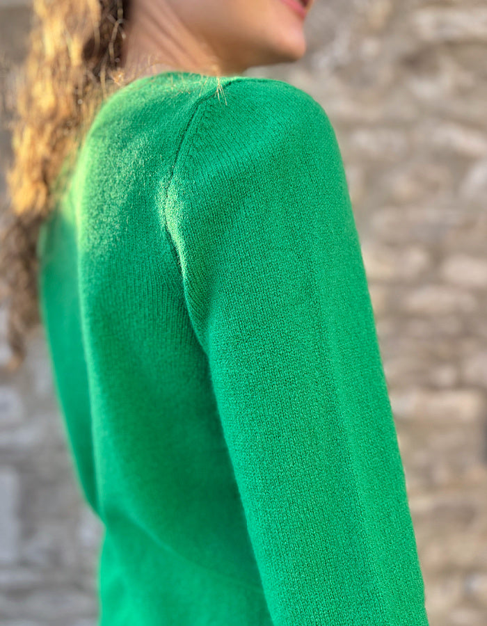pool table green short boxy woollen sweater with round neckline and long sleeves, made from merino lambswool