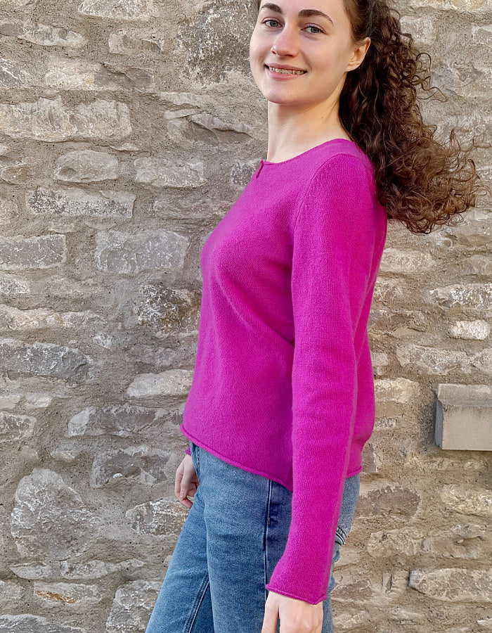 honesty pink short boxy woollen sweater with round neckline and long sleeves, made from merino lambswool