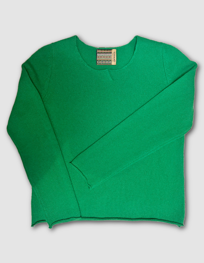 pool table green short boxy woollen sweater with round neckline and long sleeves, made from merino lambswool