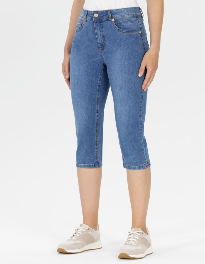 stretchy denim light wash capris