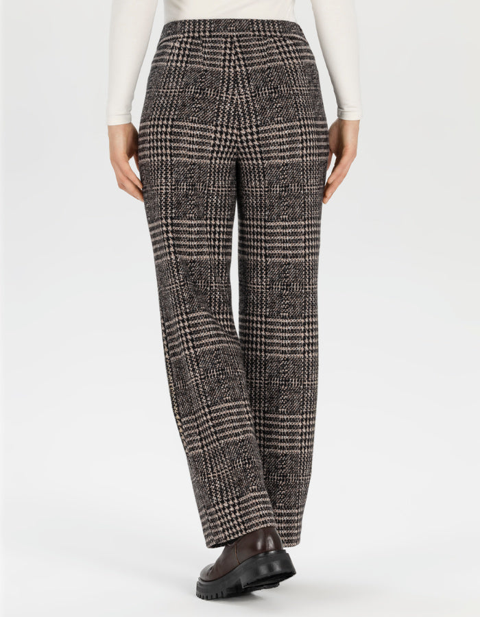 cotton jersey pull on trouser in grey and black oversized plaid checks