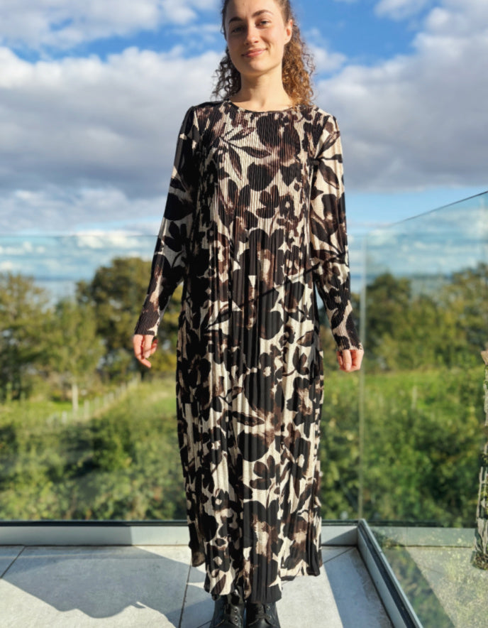 Betty Barclay Pleated Maxi Dress