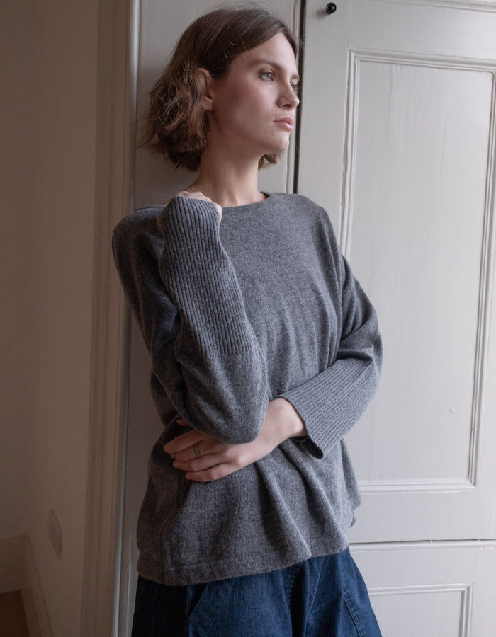 relaxed fit fine merino grey jumper with a boxy fit