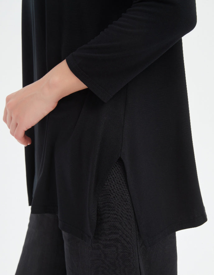 Tirelli Hanky Hem Tee in Black