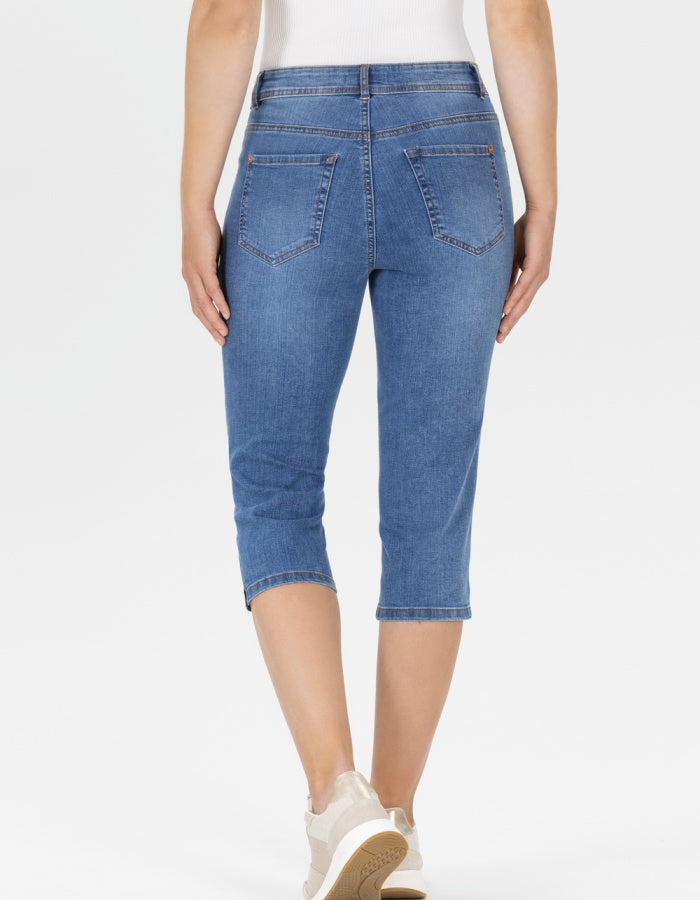 stretchy denim light wash capris