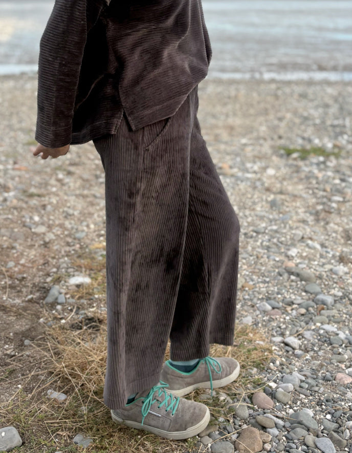 Vetono Jumbo Cord Lantern Pants in Olive