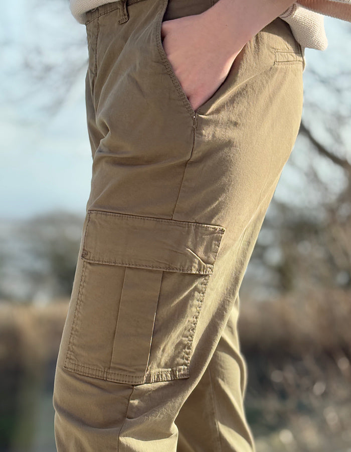MAC Rich Cargos in Martini Olive