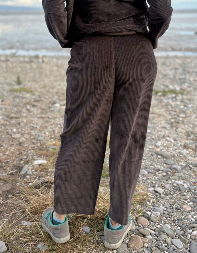 Vetono Jumbo Cord Lantern Pants in Olive