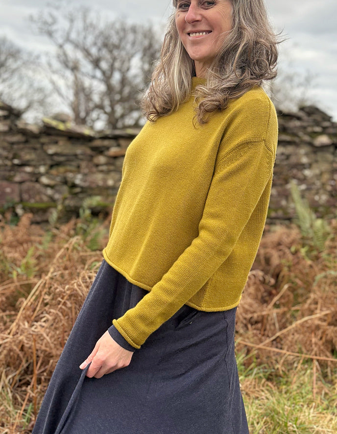 Ochre Pea Cropped Sweater in Moss