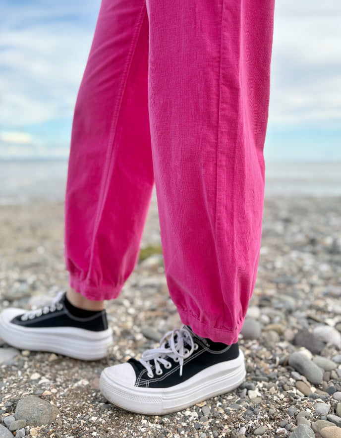 Heidekonigin Lantern Trouser in Pink Mini cord