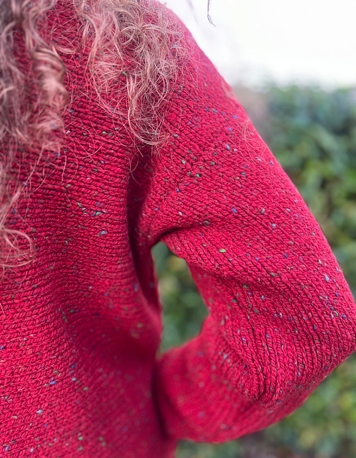 Fisherman out of Ireland Relaxed Fit Sweater with Patch Pocket in Robin Red