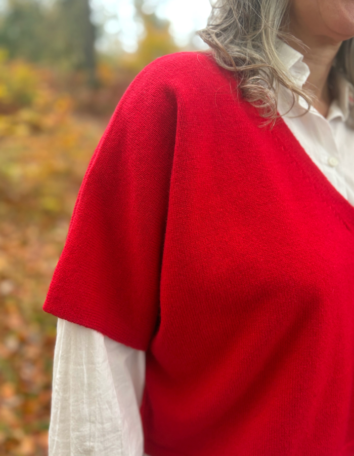 Ochre Nano Boxy Waistcoat in Red Cashmere & Lambswool
