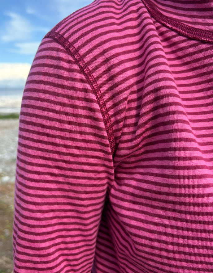Heidekonigin Reversibel Hooded T shirt in Plum