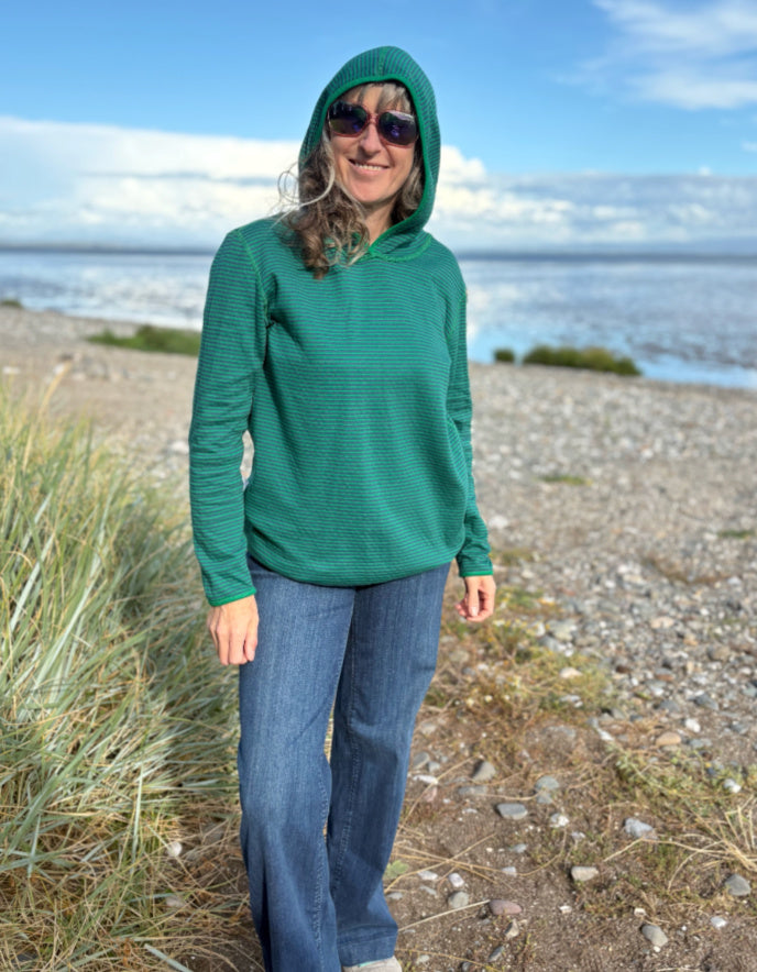 Heidekonigin Hooded Reversible T shirt in Green