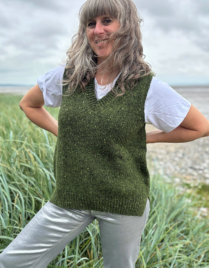 Fisherman out of Ireland Donegal Tweed V-Neck Tank Top in Shamrock