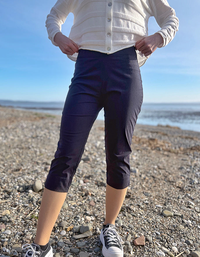 Foil Trapeze Split Enz Capris in Navy