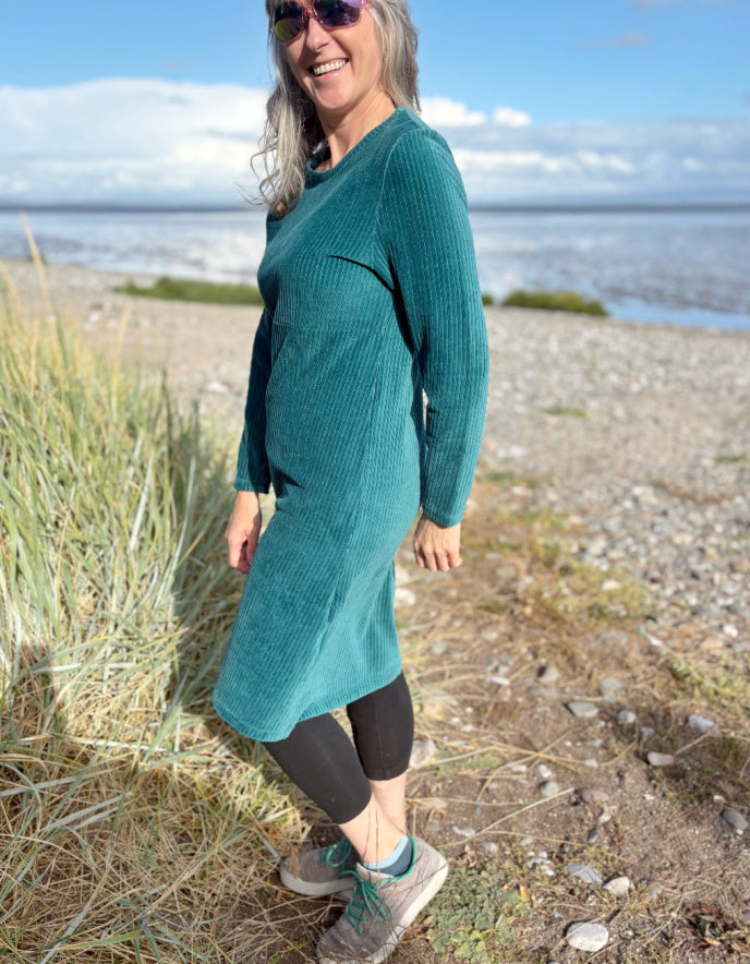 Heidekonigin Soft Corduroy Dress in Teal