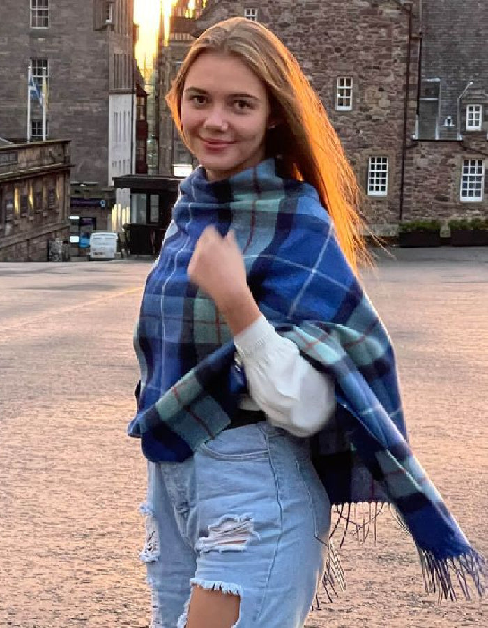 Lochcarron Lambswool Georgia Poncho in Steps to Hope Tartan