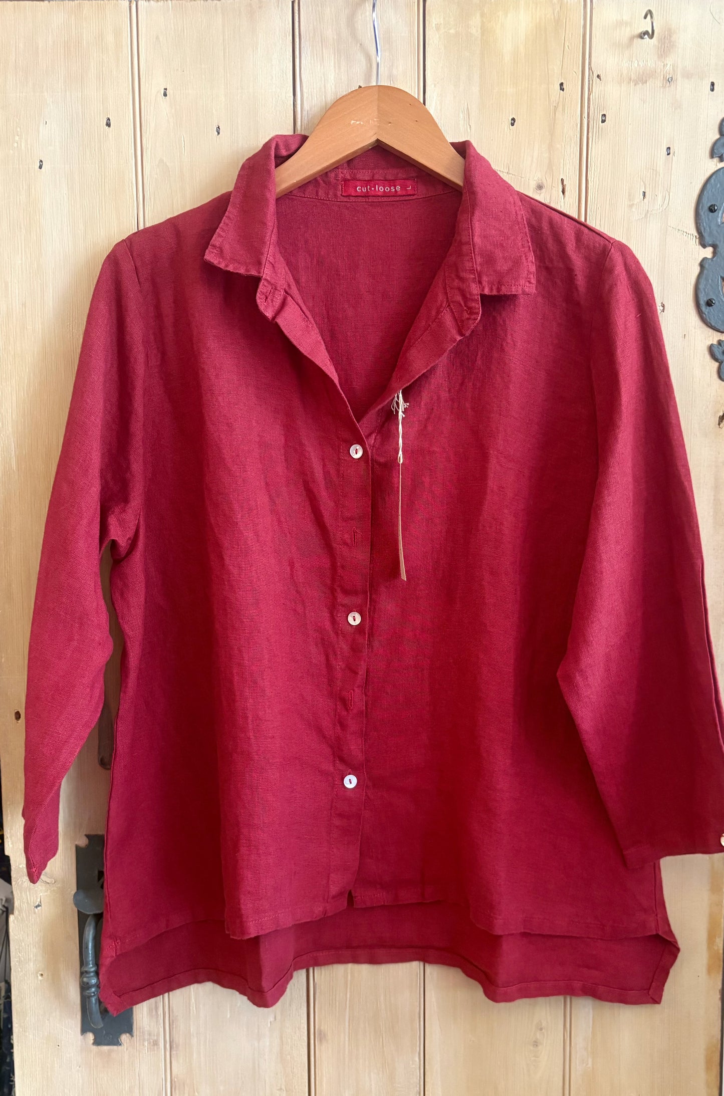 Cut Loose High Low Linen Shirt in Belleflower