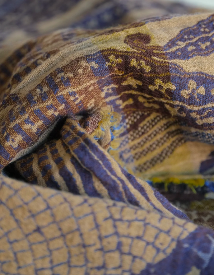 jacquard organic cotton scarf in gold and purple