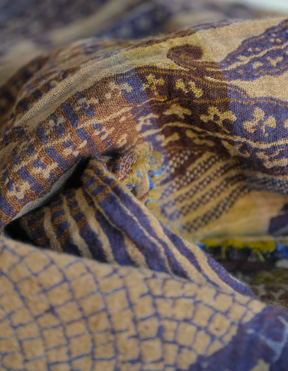 jacquard organic cotton scarf in gold and purple