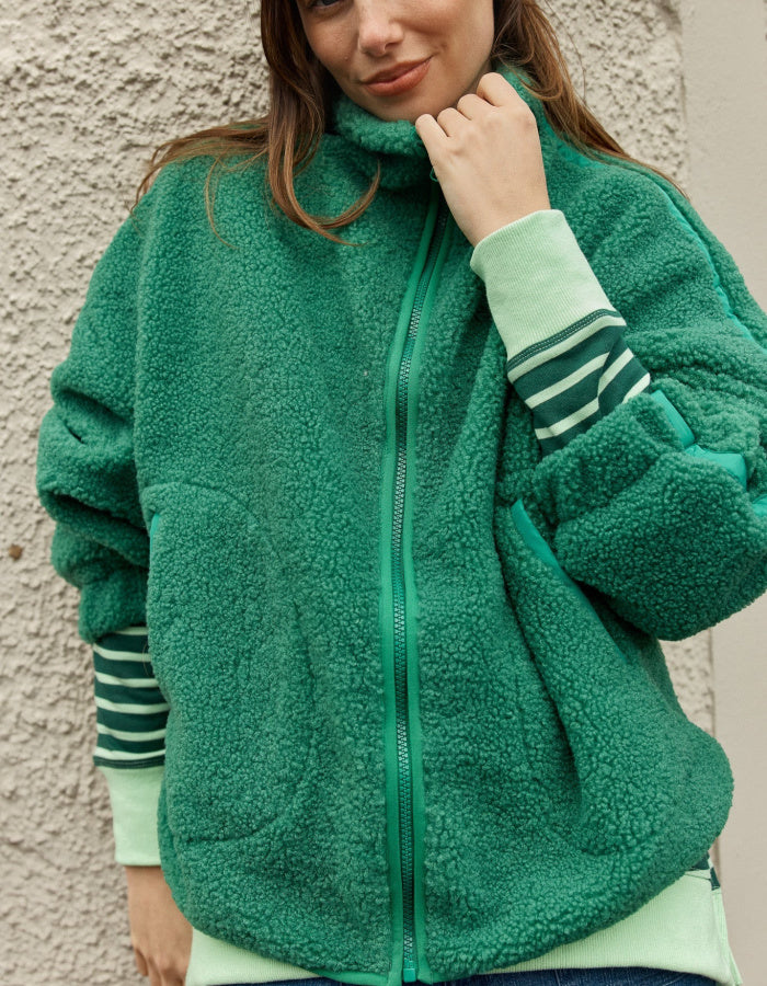 Betty Basics Aubrey Fleece In Green