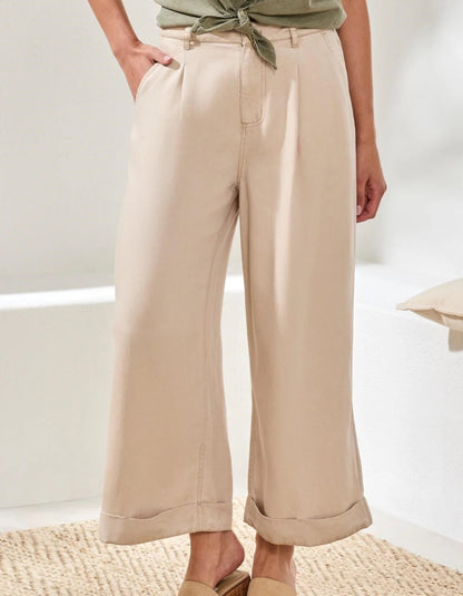 wide leg beige cropped trousers