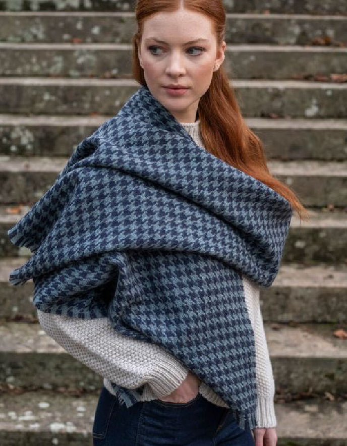 Lochcarron Fearne Scarf in Corrie Sky