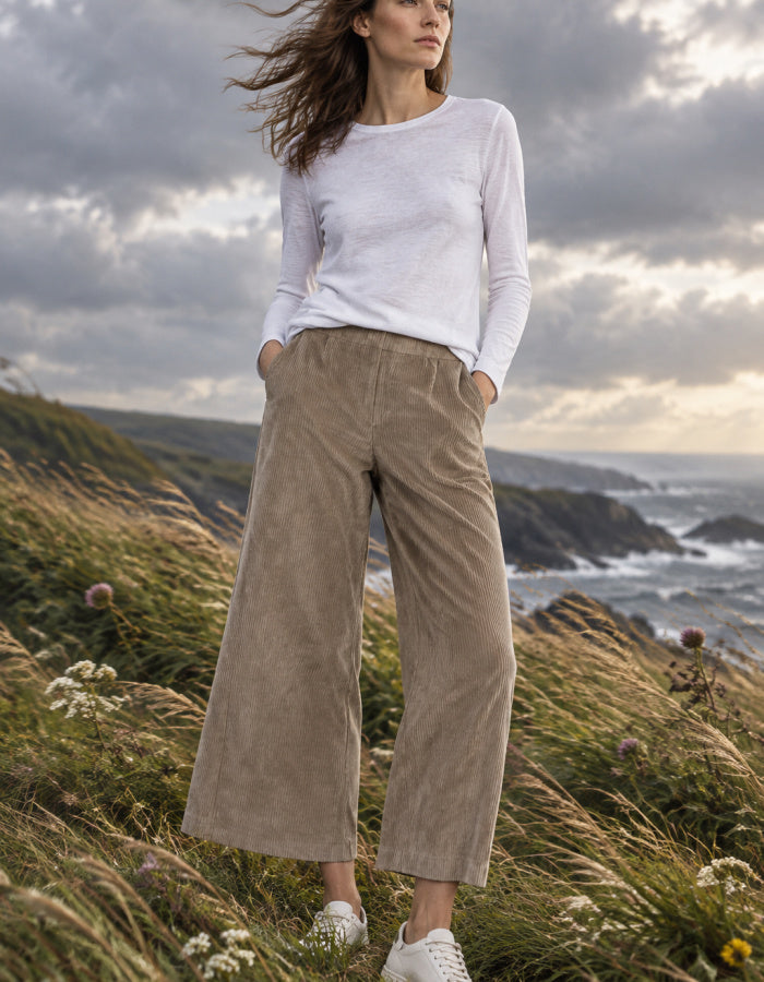 MAC's Cropped Chiara Wide leg Cord Trousers in Oxide Brown