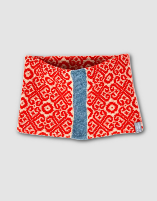 Scarlet Baltic Snood in Poppy Oatmeal
