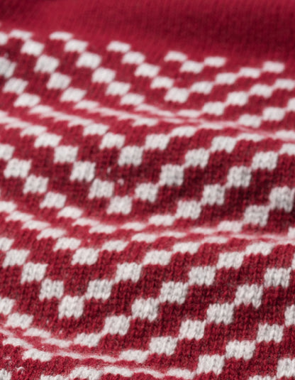 Heidekonigin Zig Zag Pullover in Berry and Winter White