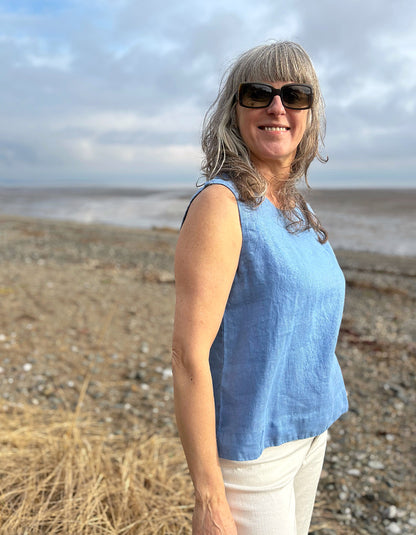 Cut Loose Linen Shell Top in Forget-me-not