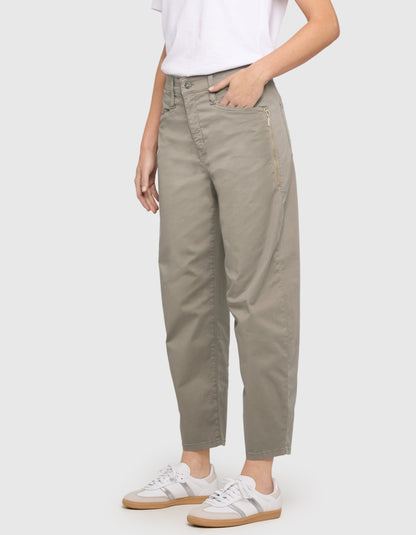 MAC Bora Cotton Twill Barrel Leg Trousers