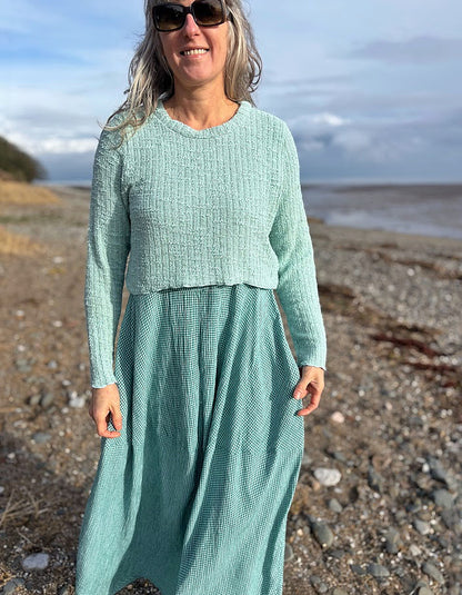 Cut Loose Curved Crop Top in Fountain