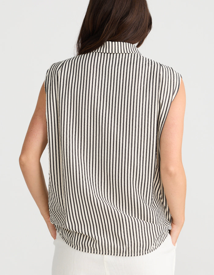 black and white striped sleeveless shirt in cotton seersucker fabric with an oversized fit