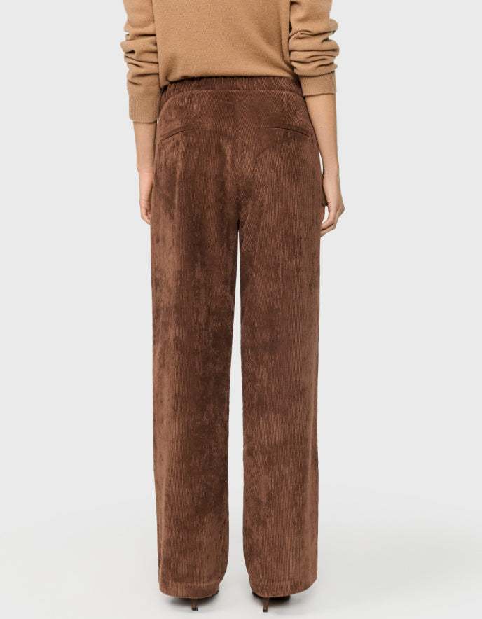MAC's Full Length Chiara in Bison Jumbo Cord