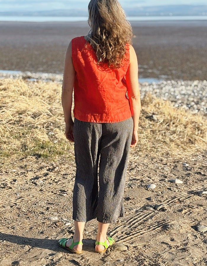 light weight summer cropped trousers in black and grey mini check gingham