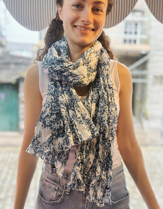 Mousqueton Fish Scarf in Blue