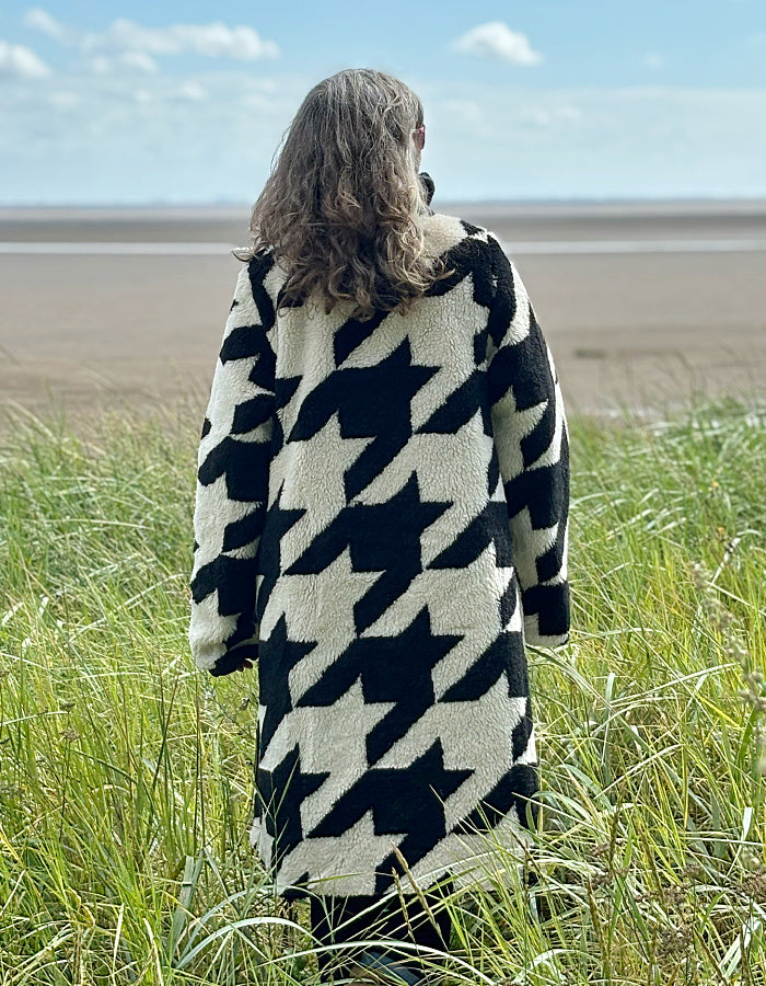 Luukaa Reversible Houndstooth Sherpa Fleece Coat