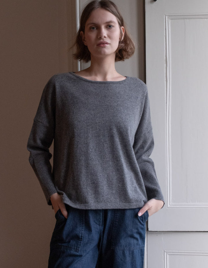 relaxed fit fine merino grey jumper with a boxy fit