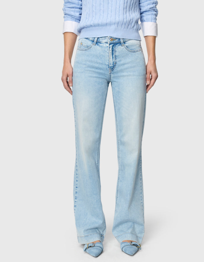 MAC Dream Wide Jean in Wonder Light Denim in Light Azure Blue