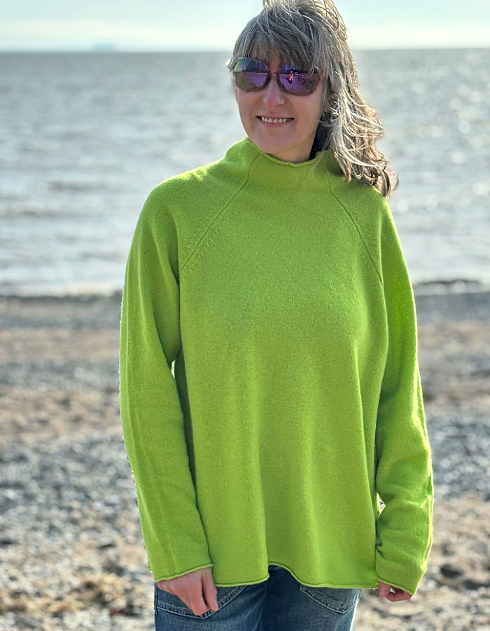 Eribe Corry Raglan Sweater in Luscious Lime