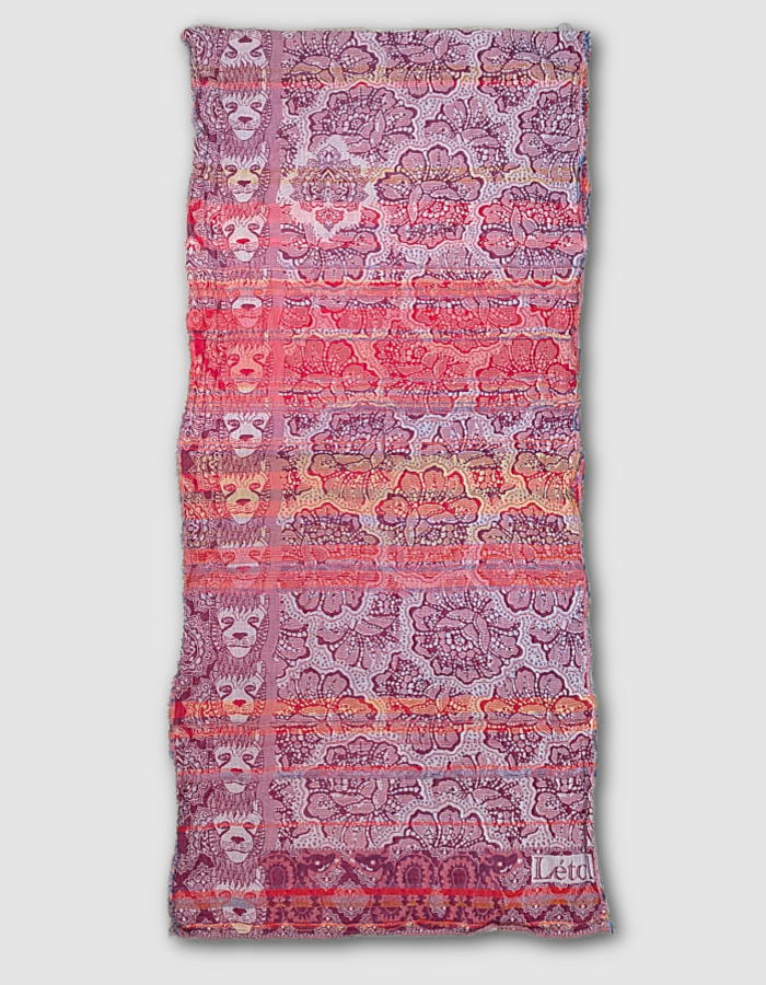 French jacquard scarf in pink with lion print