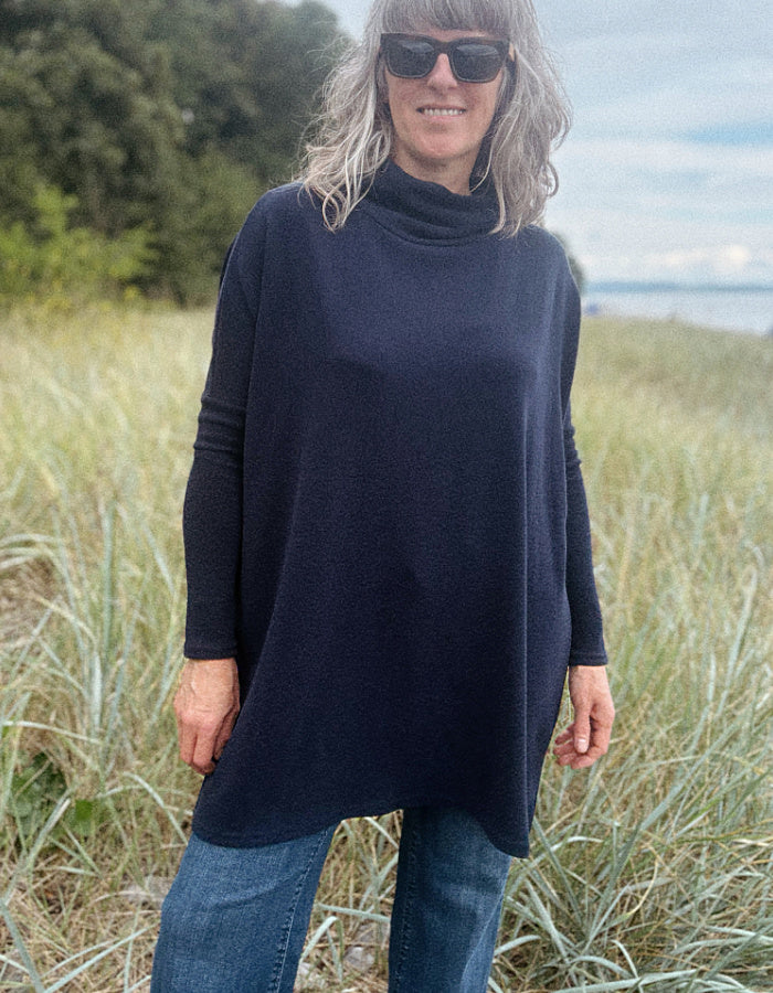Neirami Luxury Fleece Turtleneck Tunic in Navy