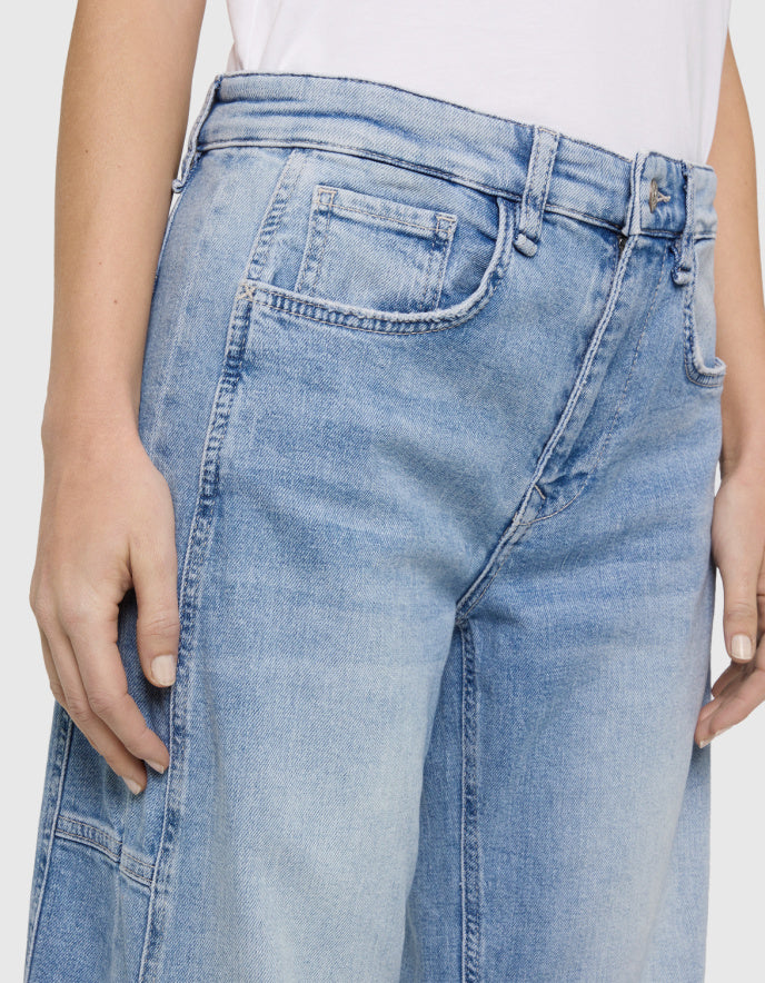 vintage light blue washed barrel jeans