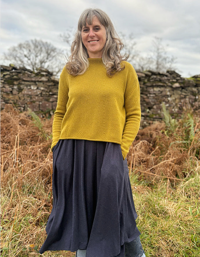 Ochre Pea Cropped Sweater in Moss