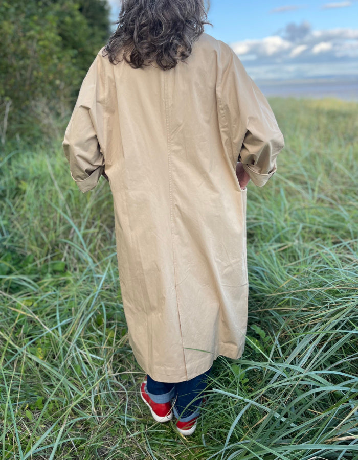 oversized trench style coat made from cotton in camel
