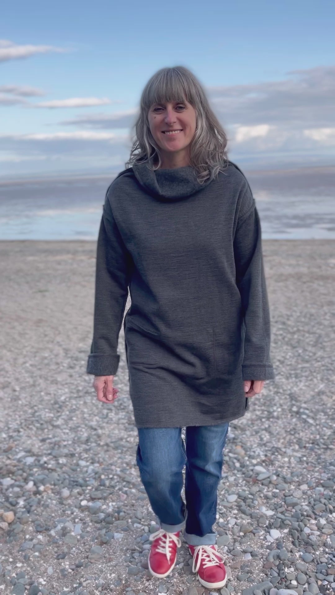 reversible anthracite melange tunic in wool fleece, floppy turtle neck and pocket on both sides